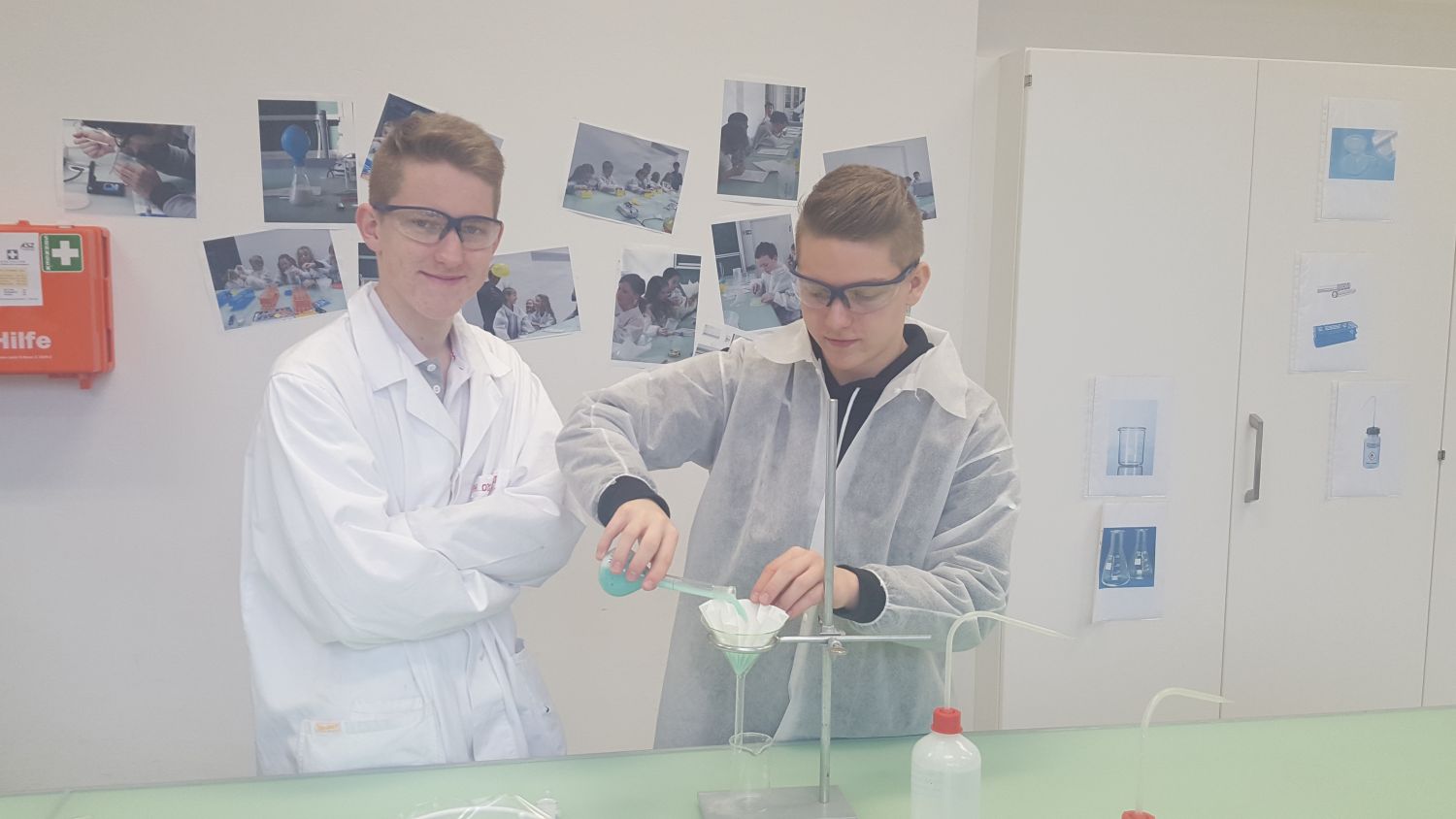 Forschende SchülerInnen im Open Lab Wels - WPG: Chemie