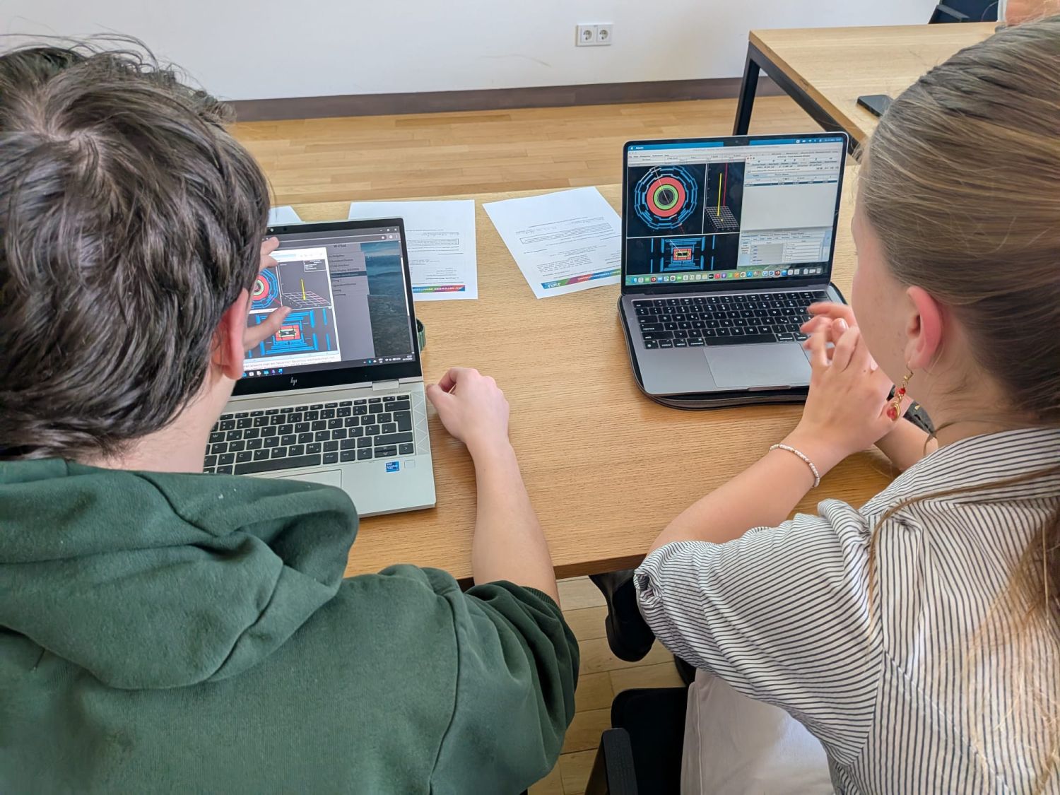 JKU: BORG-SchülerInnen bei der Physik Masterclass